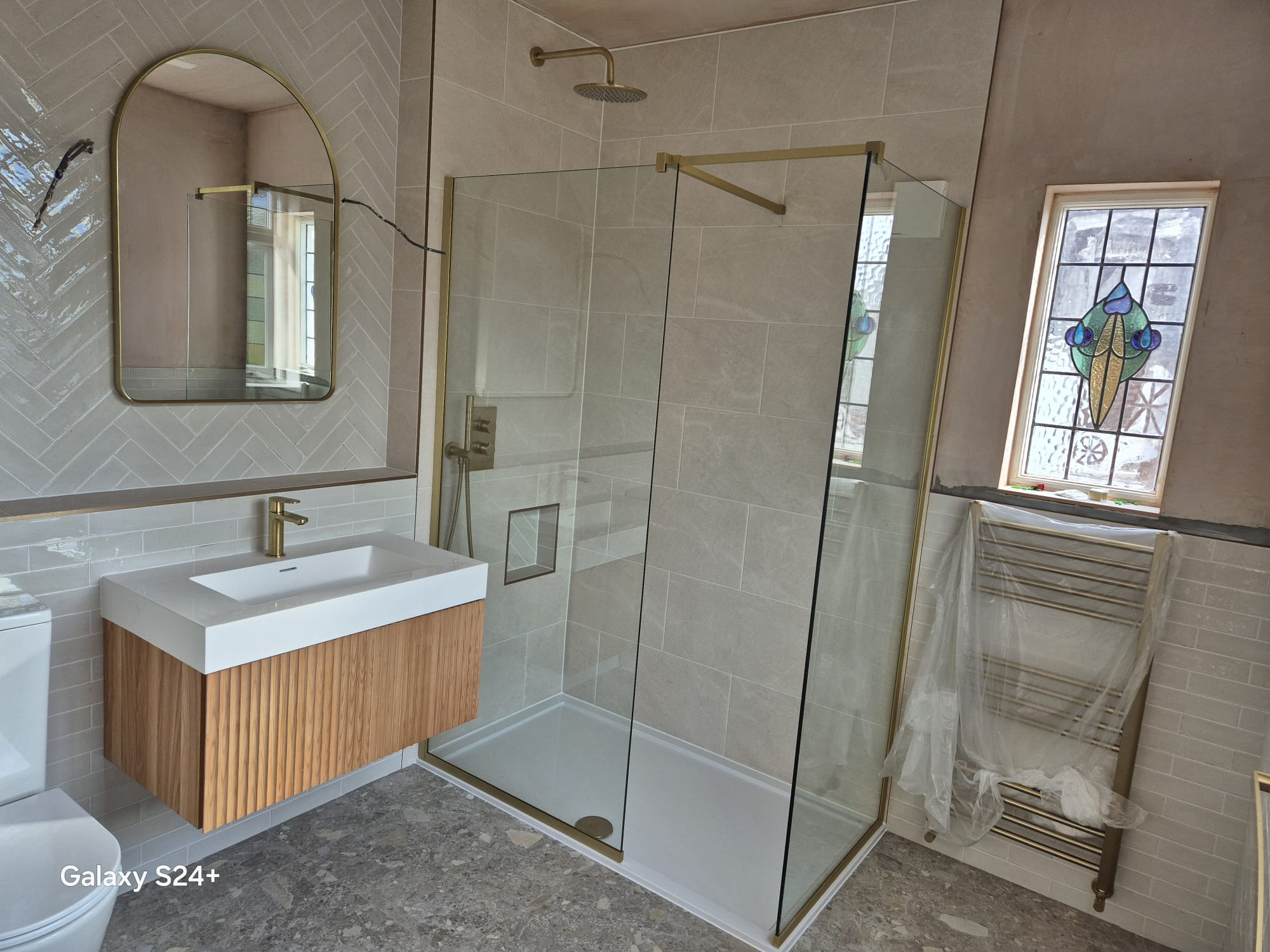 Bathroom tiling and finishing work in Cardiff